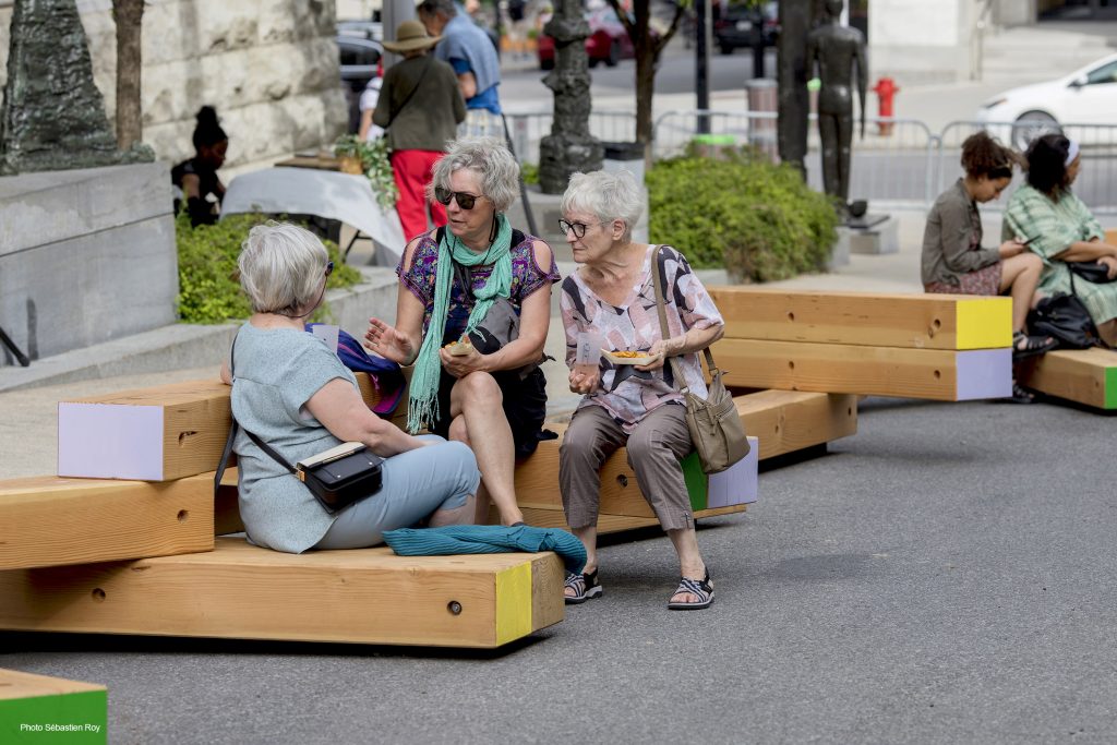 Place publique sur l'Avenue du Musée des Beaux-Arts de Montréal