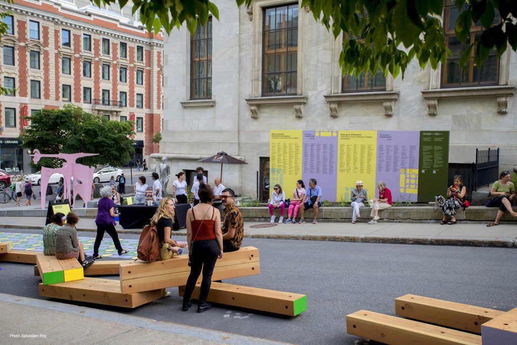 Place publique sur l'Avenue du Musée des Beaux-Arts de Montréal