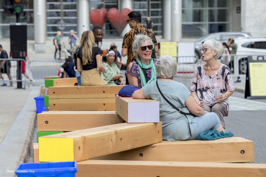 Place publique sur l'Avenue du Musée des Beaux-Arts de Montréal