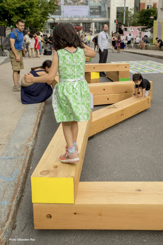 Place publique sur l'Avenue du Musée des Beaux-Arts de Montréal