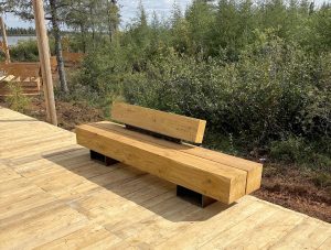 Banc de bois massif